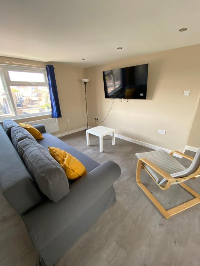 Stunning 1 Bedroom Flat In Wood Green London Exterior photo